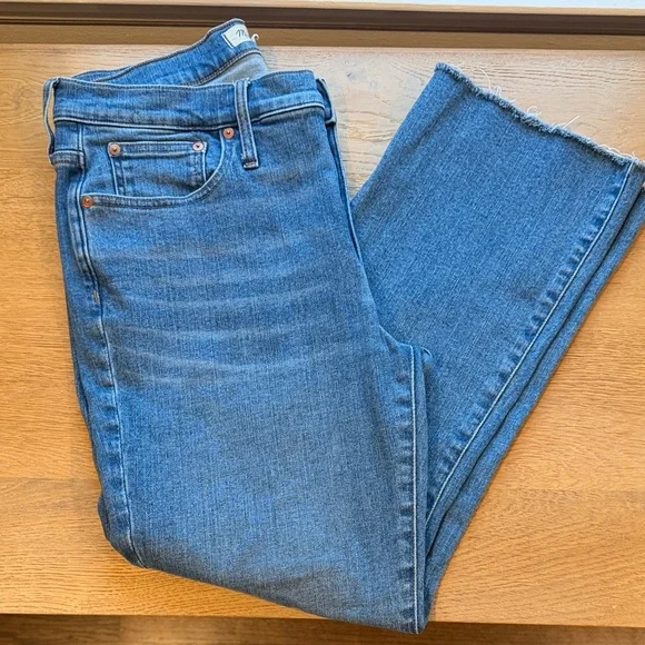 Madewell Mid-Rise Kick Out Jeans - Picture 1 of 4